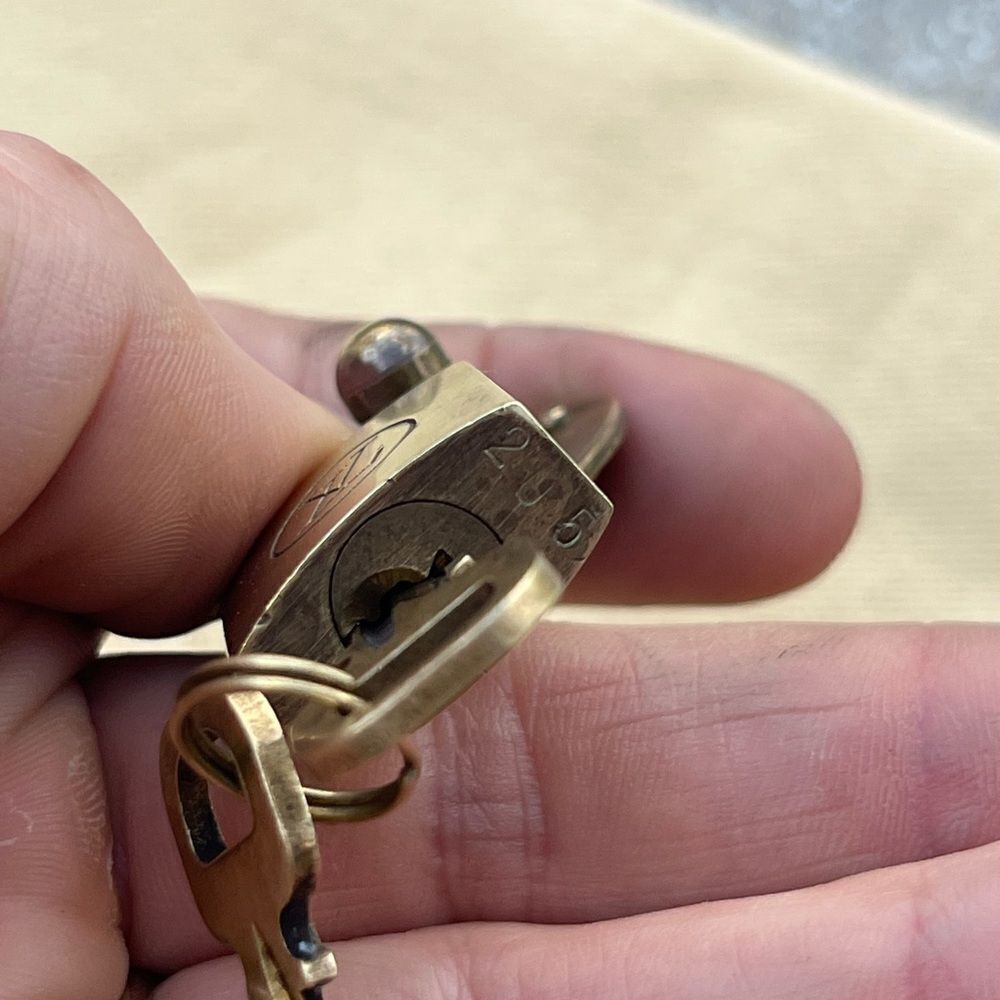 Rare Vintage Mounted Padlock Hardware with Keys #304 l7 - Picture 8 of 8